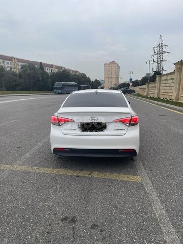 Hyundai Sonata-2