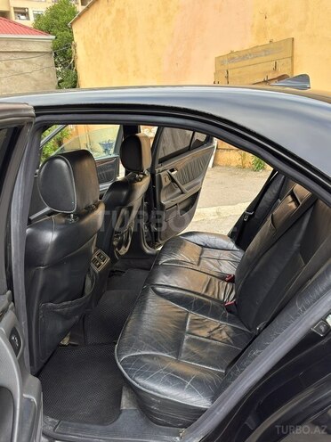 Mercedes E 240-10