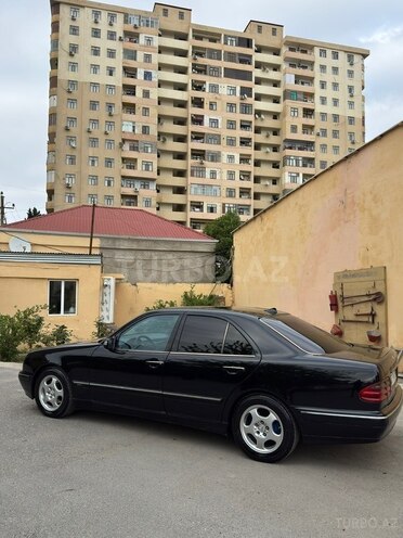 Mercedes E 240-5