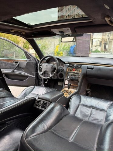 Mercedes E 240-12
