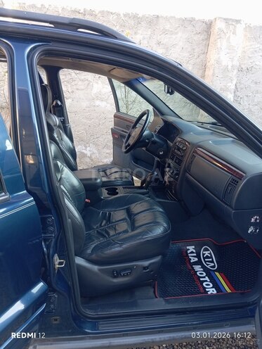 Jeep Grand Cherokee-12