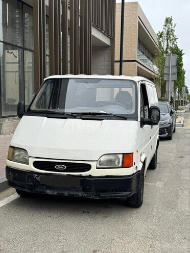 Ford Transit-1