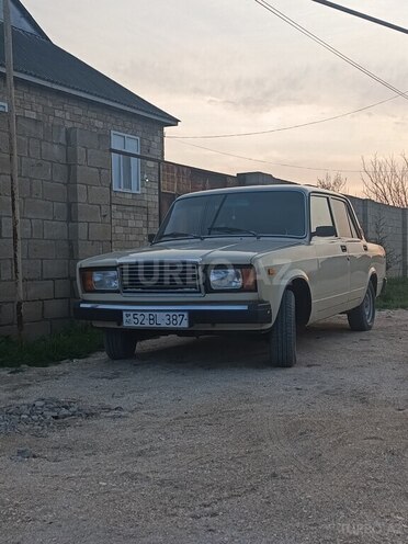 LADA (VAZ) 2107-1