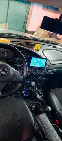 Chevrolet Niva-5