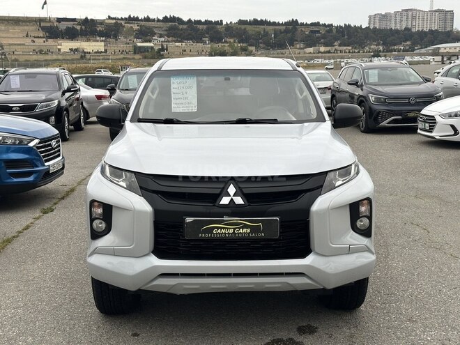 Mitsubishi L200-2