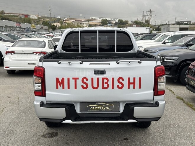 Mitsubishi L200-5