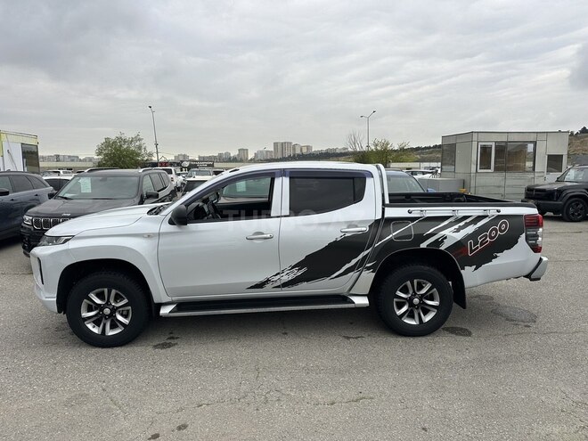 Mitsubishi L200-3