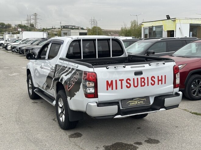 Mitsubishi L200-4