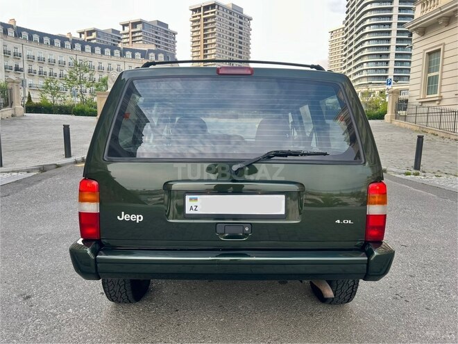 Jeep Cherokee-8