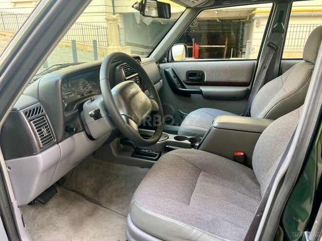 Jeep Cherokee-10