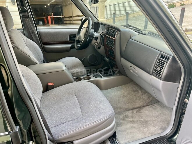 Jeep Cherokee-12