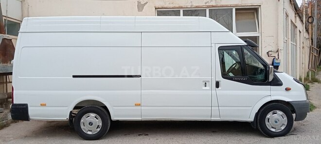 Ford Transit-6