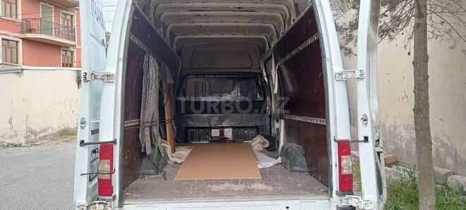 Ford Transit-10