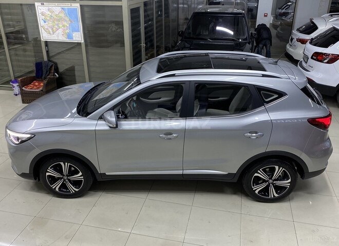 MG ZS-8