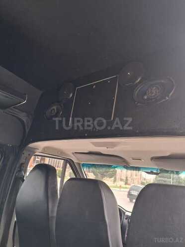 Ford Transit-10