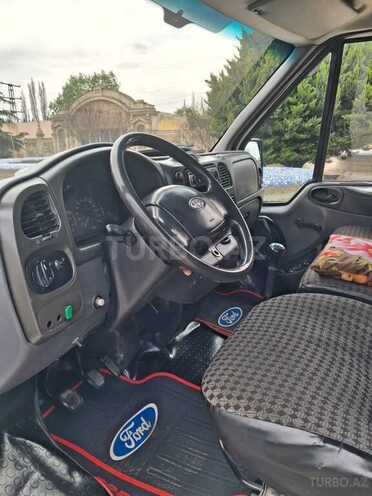 Ford Transit-9