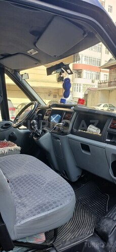 Ford Transit-6