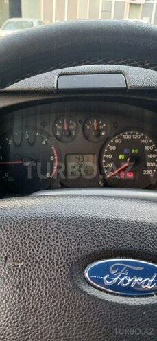 Ford Transit-8