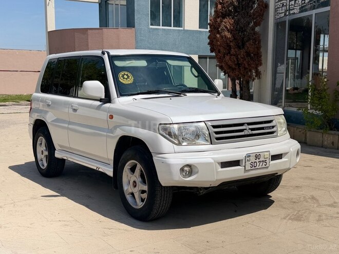 Mitsubishi Pajero io-1