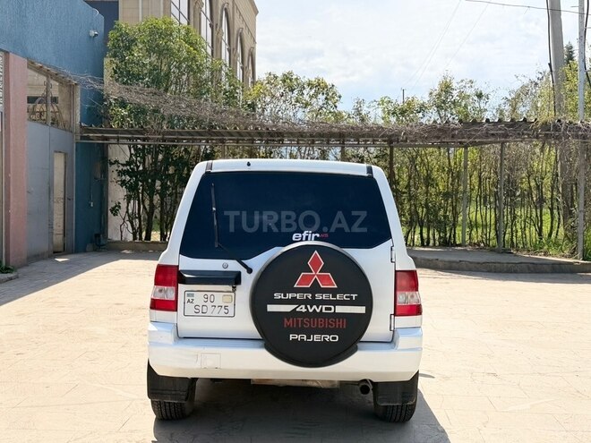 Mitsubishi Pajero io-2