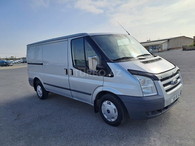 Ford Transit-3