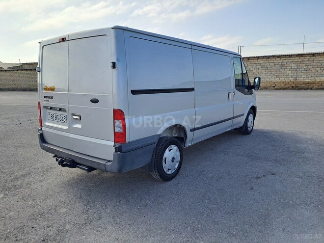 Ford Transit-4