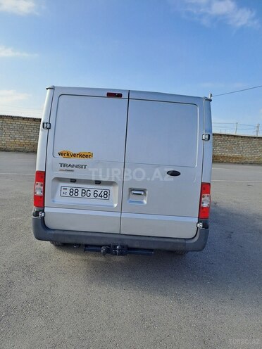 Ford Transit-5