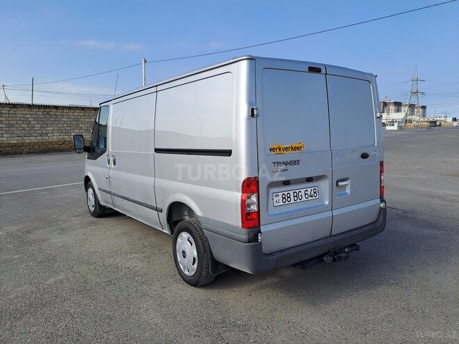 Ford Transit-19
