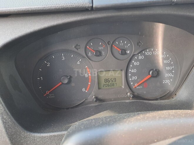 Ford Transit-14