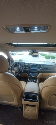 Kia Carnival-7