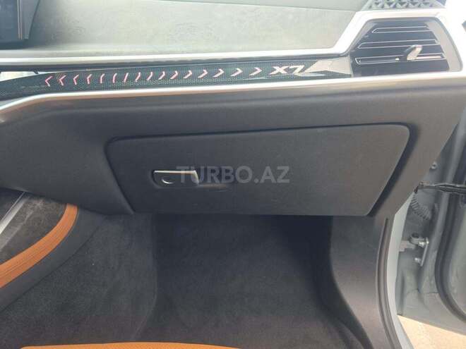 BMW X7-7