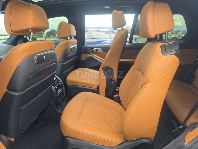 BMW X7-8