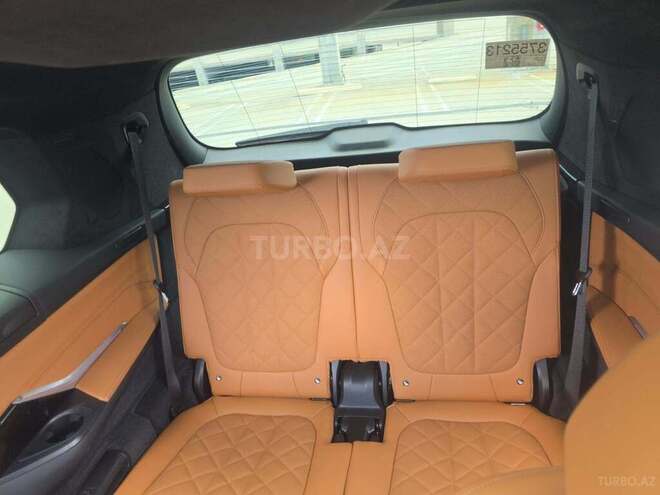 BMW X7-13