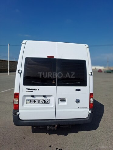 Ford Transit-5