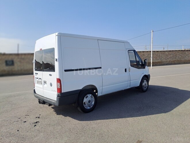 Ford Transit-4