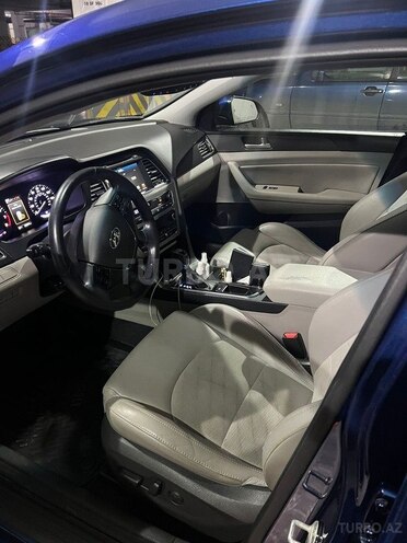 Hyundai Sonata-14