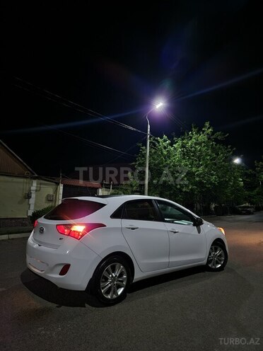 Hyundai Elantra-6