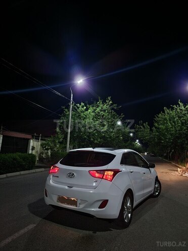 Hyundai Elantra-5