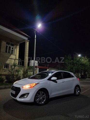 Hyundai Elantra-3
