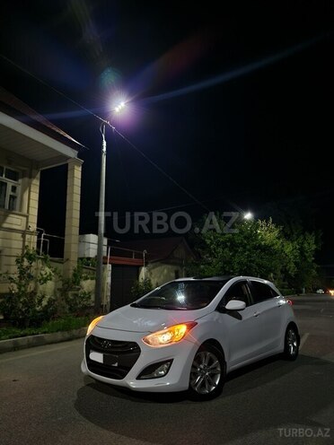 Hyundai Elantra-2