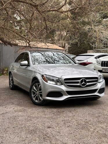 Mercedes C 300 4MATIC-2