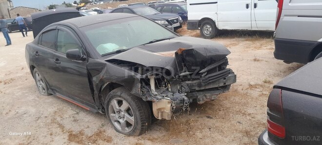 Mitsubishi Galant-1