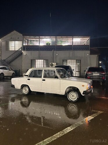 LADA (VAZ) 2107-2
