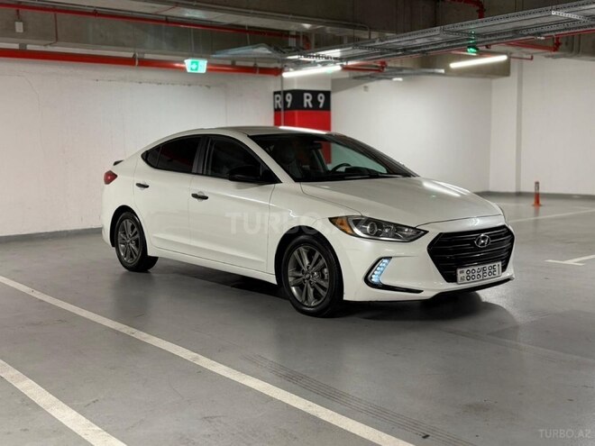 Hyundai Elantra-6