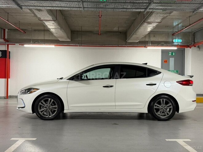 Hyundai Elantra-4