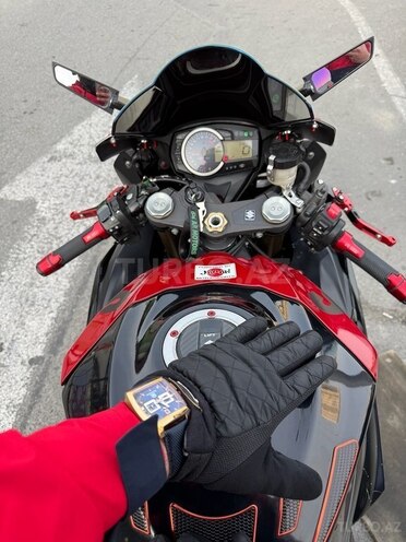 Suzuki GSX-R 1000-17
