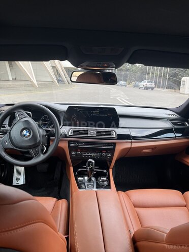 BMW 740-9