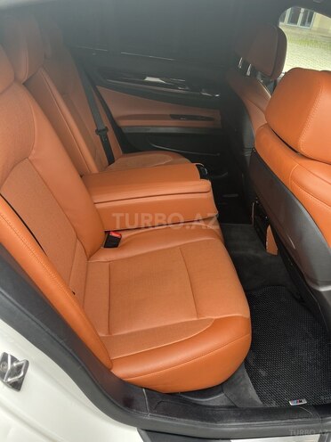 BMW 740-10