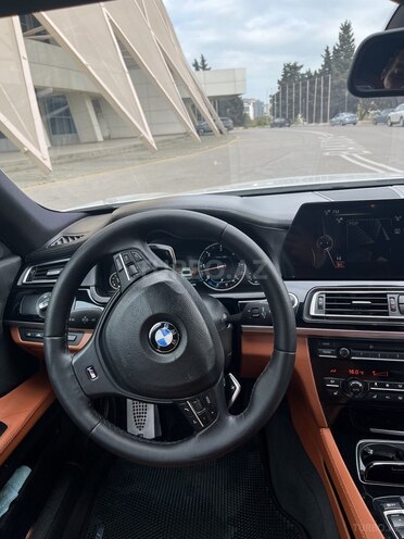 BMW 740-12
