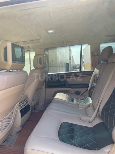 Toyota Land Cruiser-7